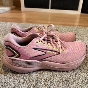 Brooks Women's Size 8 Pink Glycerin GTS Running Sneakers